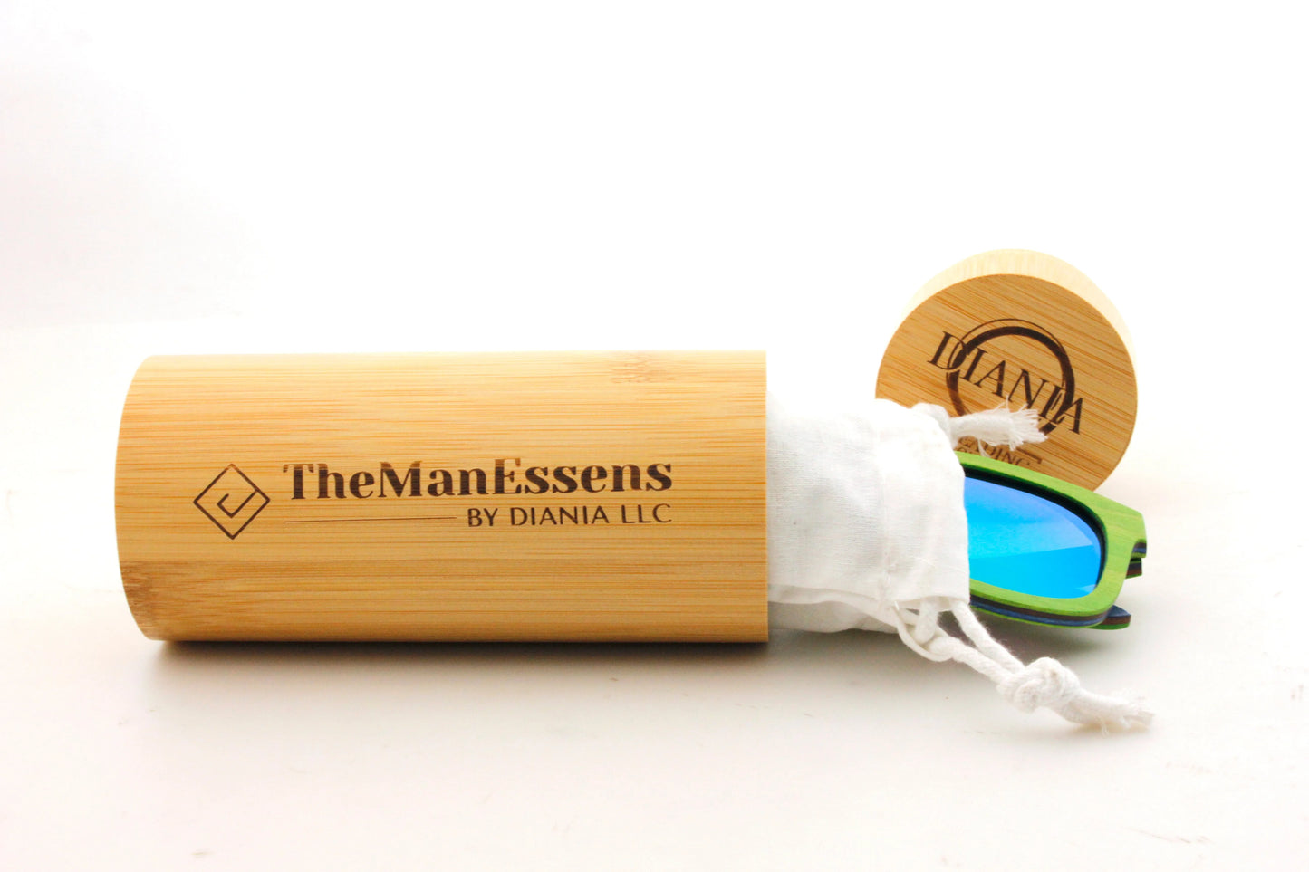 Quarter bamboo wood sunglasses inside cotton bag and bamboo tube case