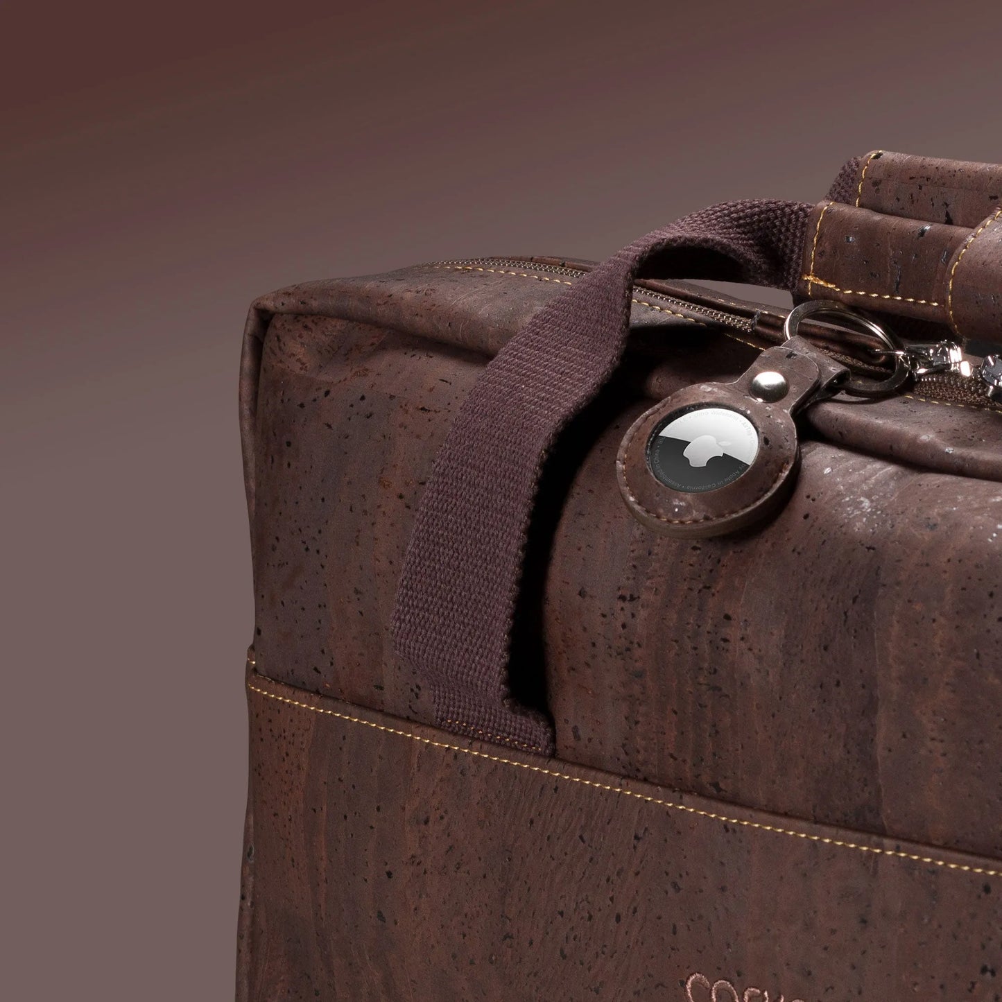 Apple用AirTagキーチェーン | コルク製