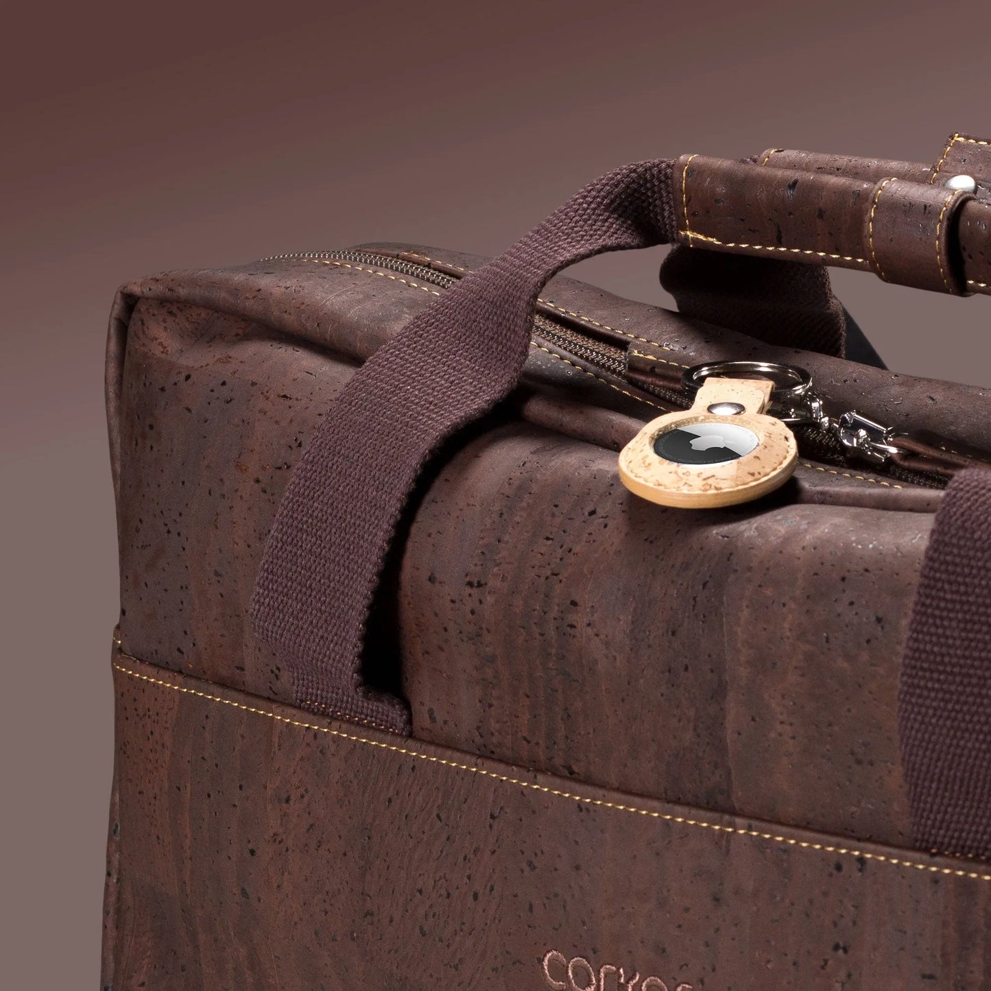 Apple用AirTagキーチェーン | コルク製