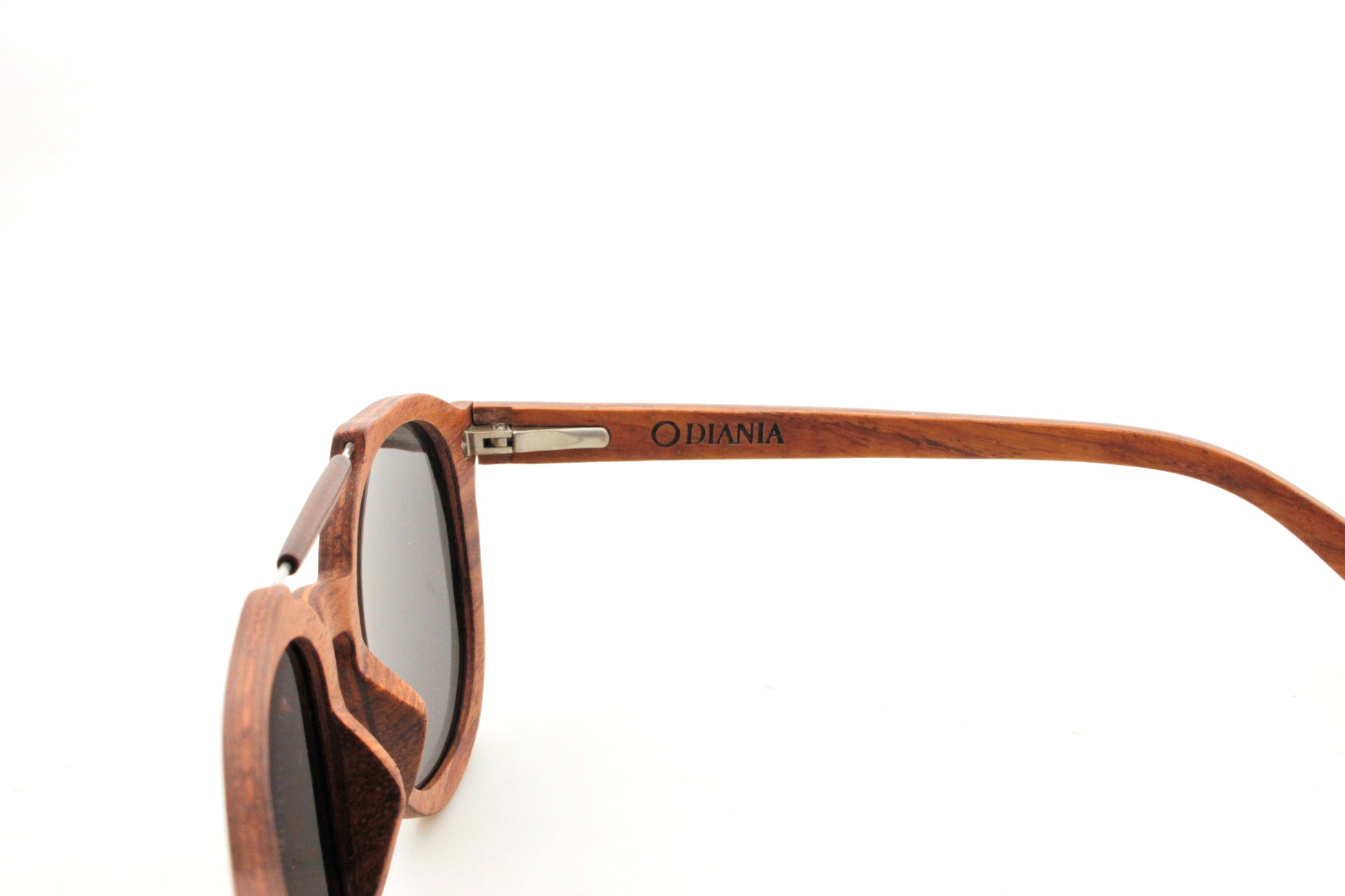 Barcella bubinga wood sunglasses side close up