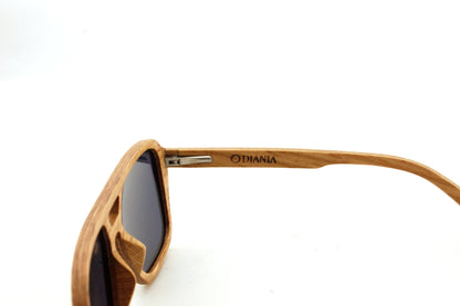 Bèrnia layered oak wood sunglasses close up view