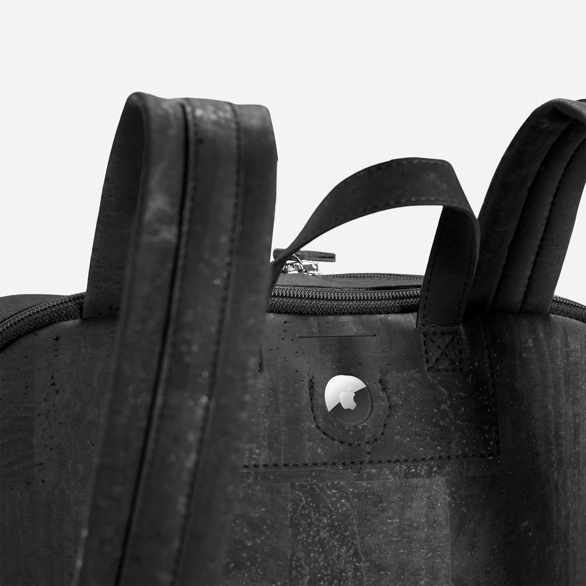 cork_backpack_black_airtag